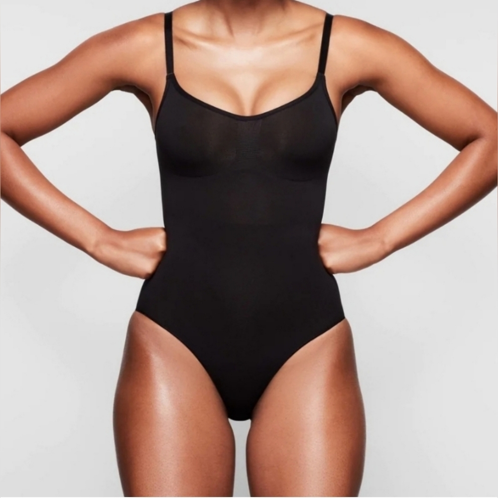 NEW! SKIMS SCULPTING BODYSUIT Body Shaper black Onyx Large/Xlarge